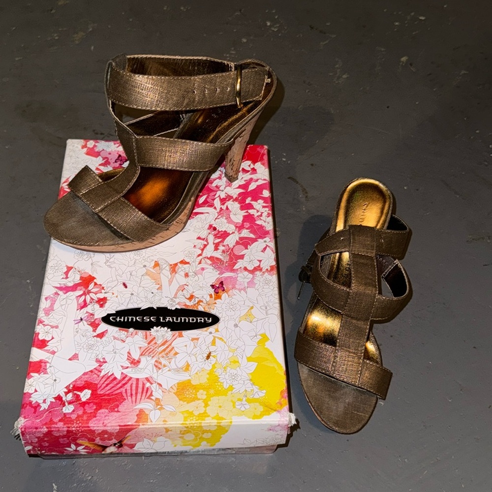 Chinese Laundry Stray Heels